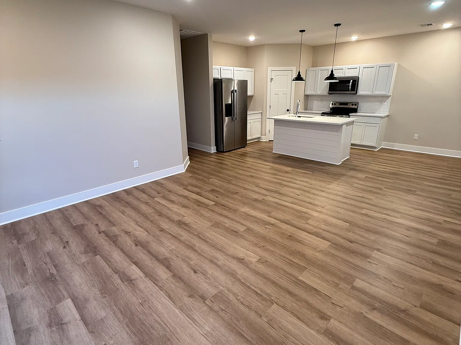 3 bed, 1269 sqft, $1,550 — Photo 4