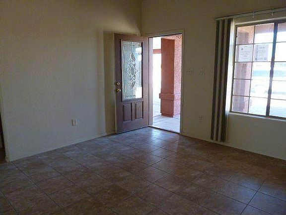 4th image of 2371 E Uribe St