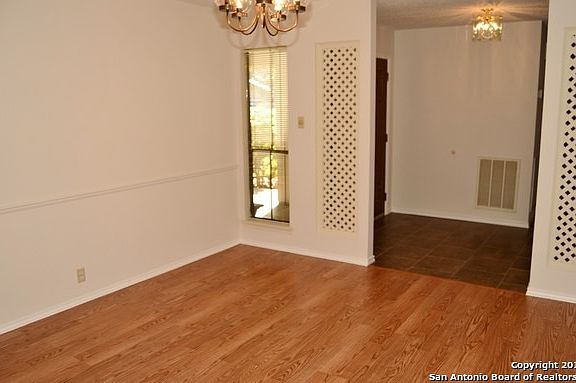 4th image of 15327 Eaglebrook St