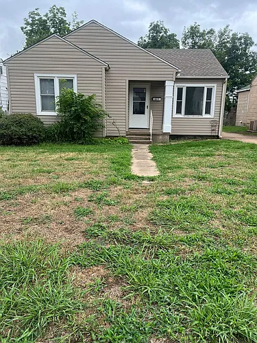 605 W Iowa Ave Photo 1