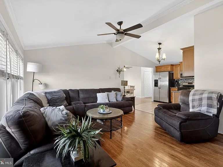 525 N Coles Ave — Photo 7