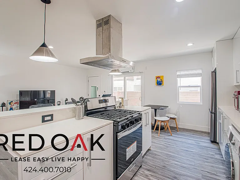 1350 N Fuller Ave #1 — Photo 6