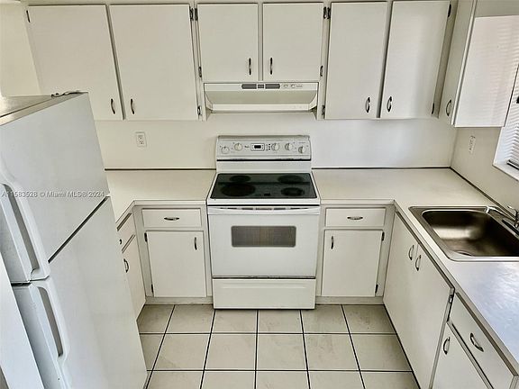2nd image of 3051 W 76th St #D-212