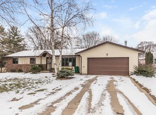 5406 Valley Dr, Mc Farland, WI 53558