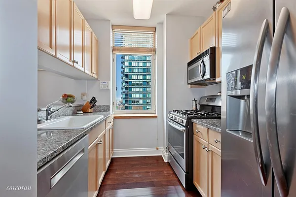 Sold by Corcoran | media 15