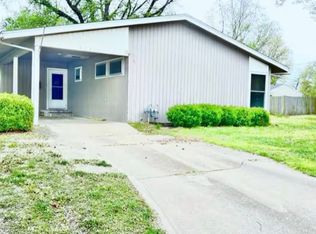 1916 N 8th St, Independence, KS 67301