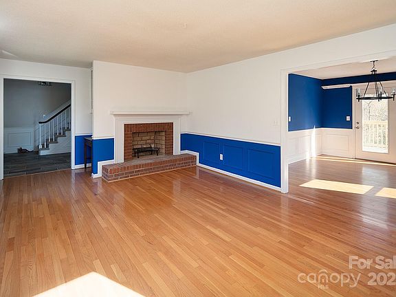 5th image of 916 Rollingwood Dr