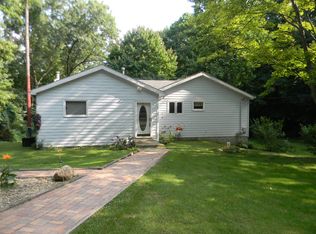 7853 N Hickory Ln, New Carlisle, IN 46552