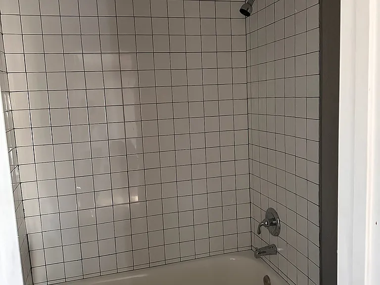 1418 Woodlawn Ave — Photo 7