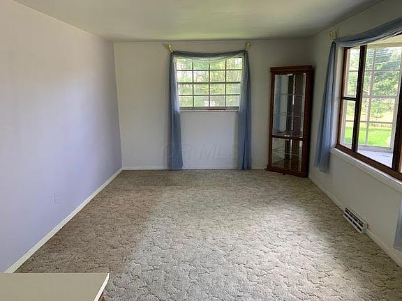 3rd image of 63 Valley View Dr SE