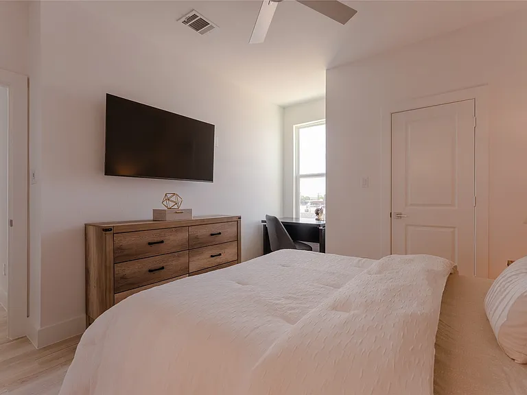 2025 Empire Central Dr #101 — Photo 16