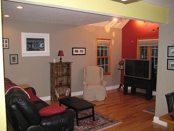 4th image of 1433 S 93rd St