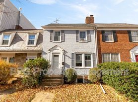 1710 37th St NW, Washington, DC