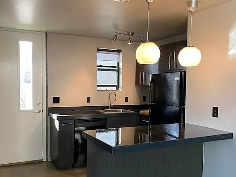 1218 E Glenn St #2 — Photo 5