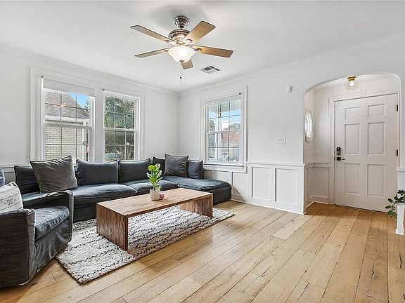 3rd image of 811 Weiblen Pl