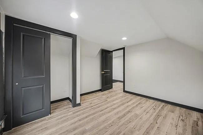112 Valencia St — Photo 15