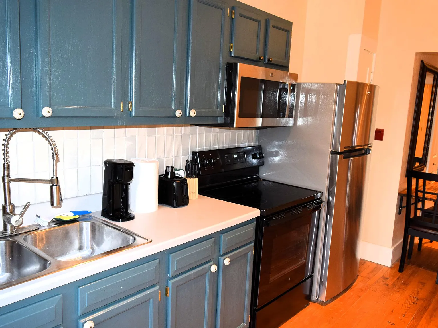 2 bed, 1200 sqft, $1,950 — Photo 4