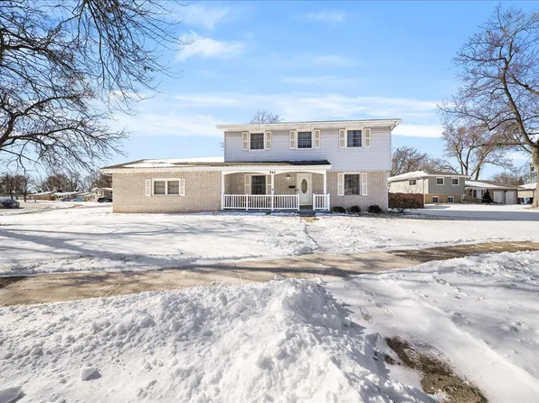 741 Pettibone St, Crown Point, IN 46307