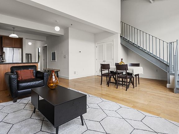 4th image of 300 Communipaw Ave APT 225