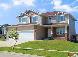 7319 Yankee Woods Dr, Lincoln, NE 68516