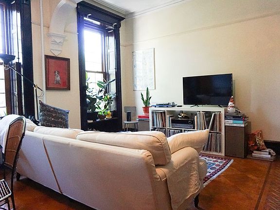 2nd image of 331 Jefferson Ave #2