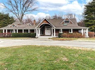 6 W Gate Rd, Huntington, NY 11743