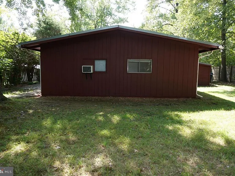 3415 Gallows Rd — Photo 3