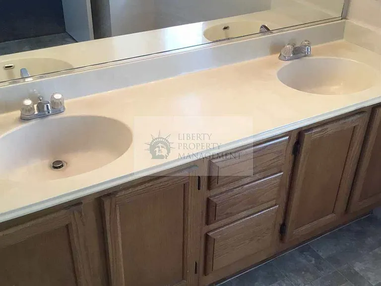 2413 Country Manor Dr — Photo 12