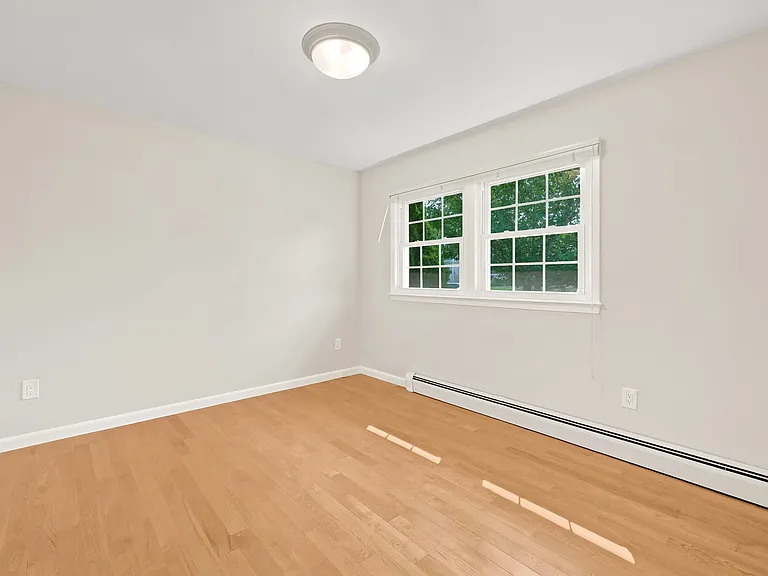 60 Oakland Ave — Photo 11
