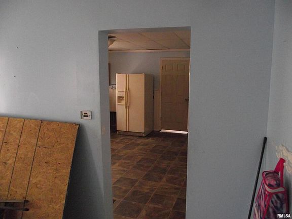 4th image of 419 W Park St