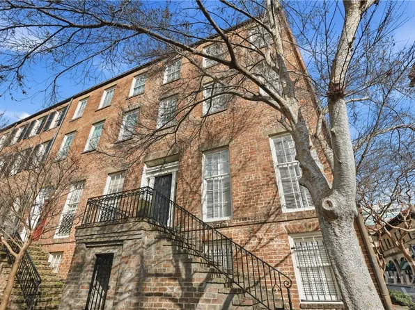 24 E Macon Street, Savannah, GA 31401
