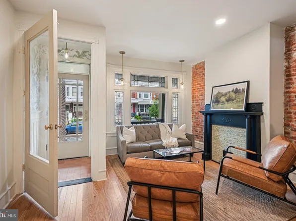 5212 Locust St, Philadelphia, PA 19139