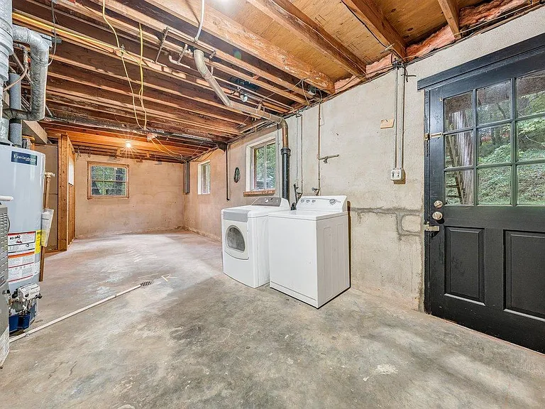 3777 Tomley Dr — Photo 24