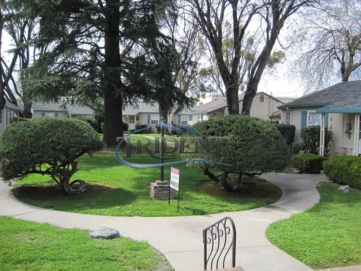 (1304yC) McRae Way Apartments — Photo 3