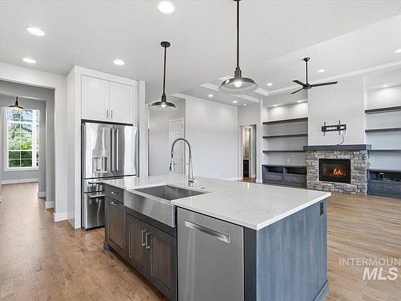 4th image of 2620 N Rivington Ave