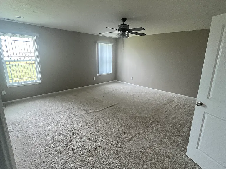1873 Doncaster Dr — Photo 6