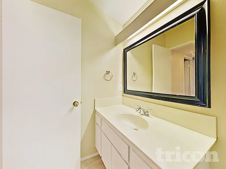 8827 Kelsey Dr — Photo 11