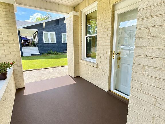 5th image of 835 Highland Ave