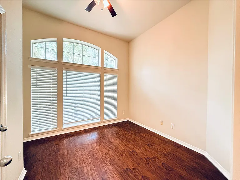 2722 Palermo Ct — Photo 10