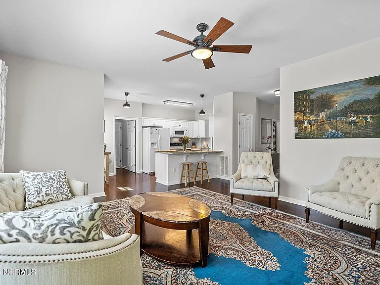 1010 Meridian Dr — Photo 12