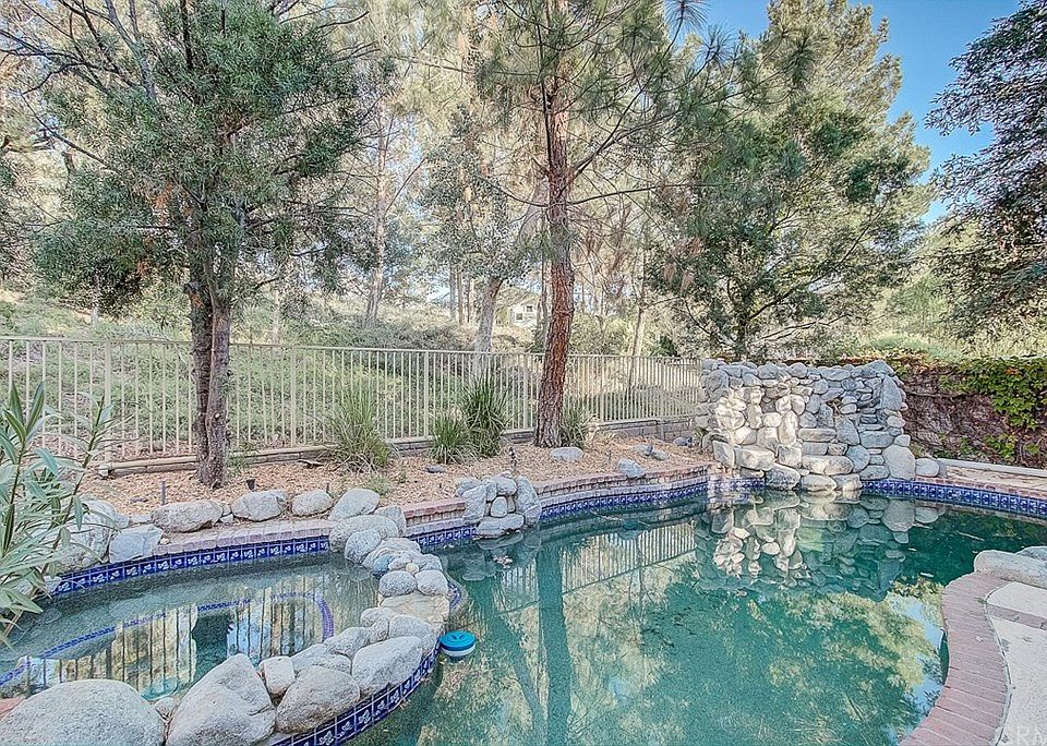 1st image of 27414 Weathersfield Dr