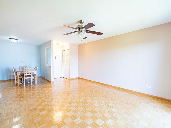 5th image of 920 Jonathon Ct APT 305