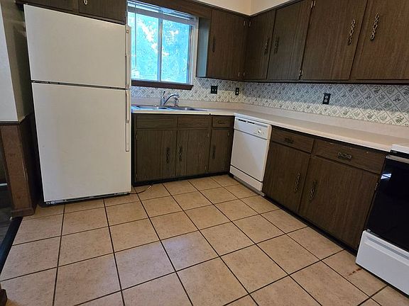 4th image of 2805-2807 Fair Haven Dr #2805