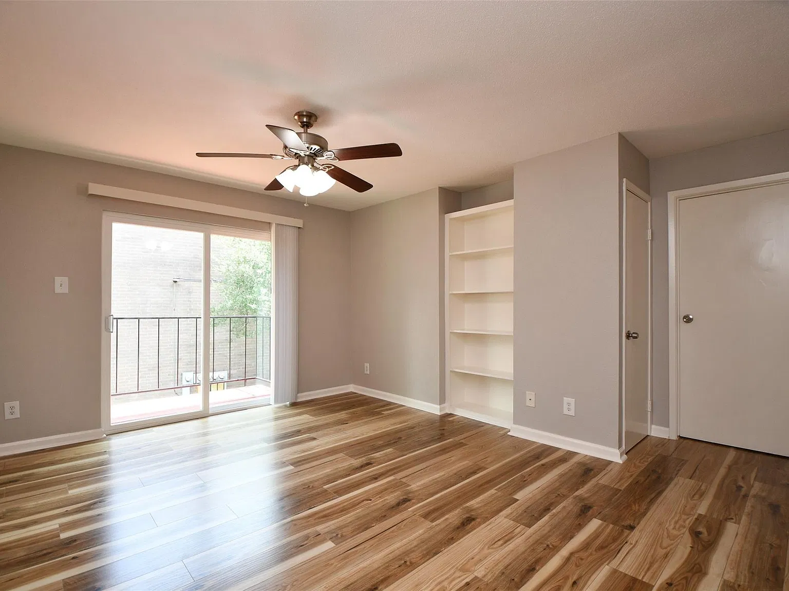12955 Woodforest Blvd — Photo 2