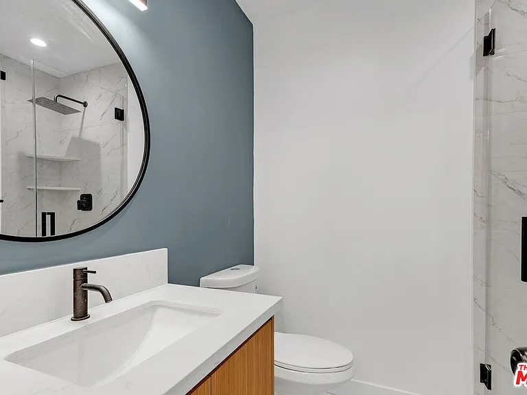 950 Havenhurst Dr #6 — Photo 15