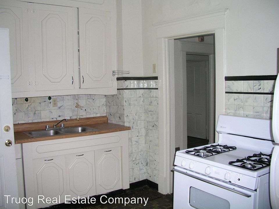 2nd image of 4432 Belleview Ave