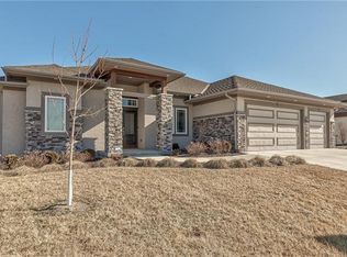 2430 NW Riverview Dr, Riverside, MO 64150