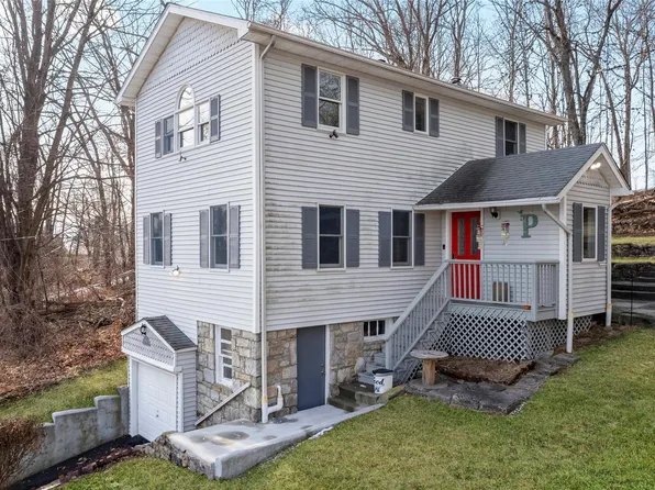 13 Hemlock Drive, Mahopac, NY 10541