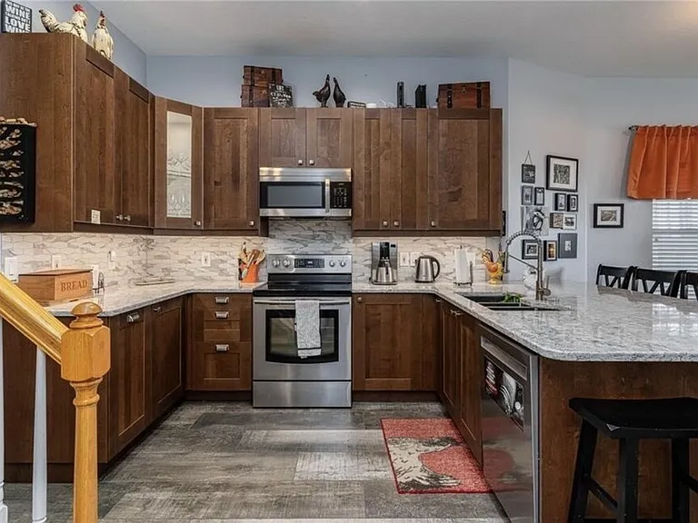 452 N Hampton Dr — Photo 11
