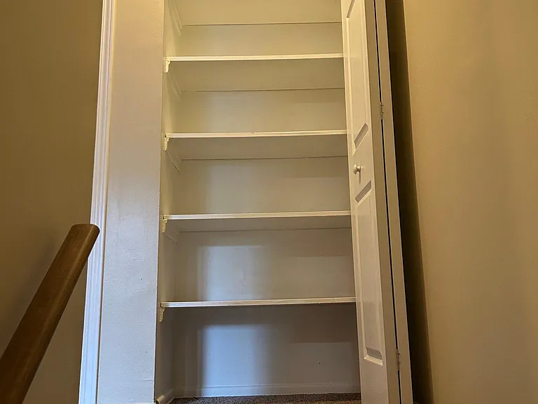 406 Hickory Cir — Photo 8